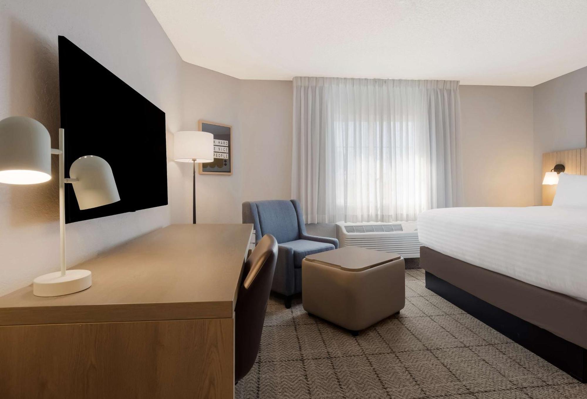 โซเนสตา ซิมพลี สวีท เออร์ไวน์ อีสต์ - ฟุตฮิลล์ Hotel เลคฟอเรสต์ ภายนอก รูปภาพ